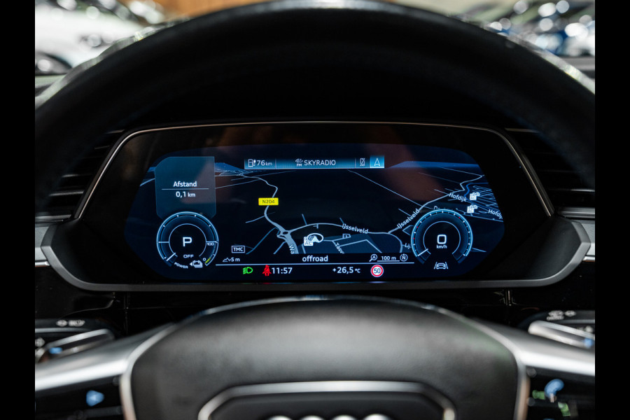 Audi e-tron E-tron 50 Quattro Launch edition plus 71 kWh, Pano, Apple Carplay, 22" Velgen, Black Optik, ACC, Memory, PDC, Leder