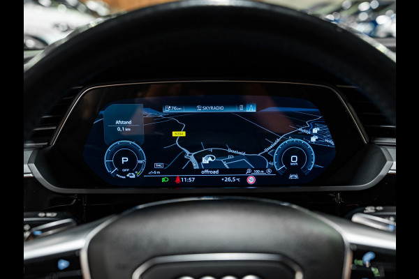 Audi e-tron E-tron 50 Quattro Launch edition plus 71 kWh, Pano, Apple Carplay, 22" Velgen, Black Optik, ACC, Memory, PDC, Leder