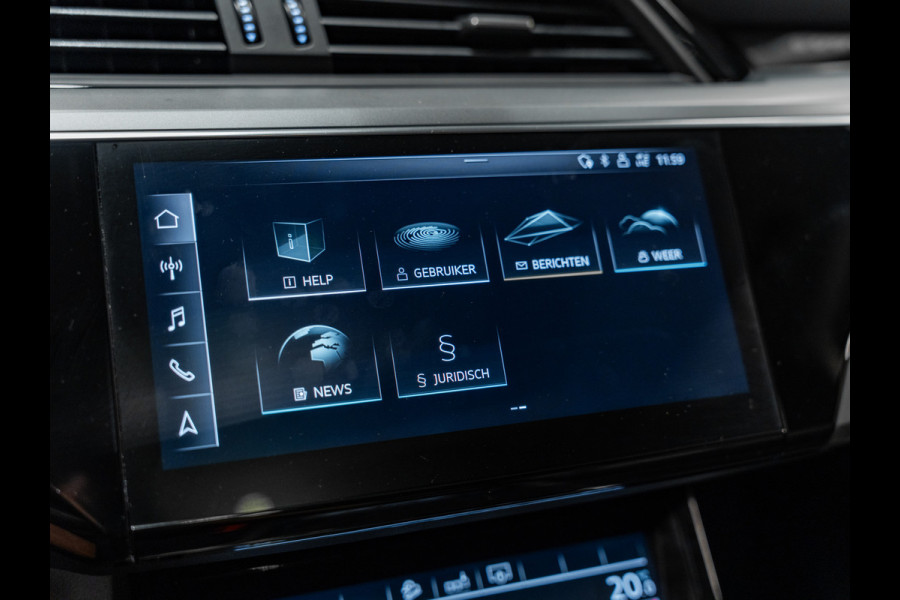 Audi e-tron E-tron 50 Quattro Launch edition plus 71 kWh, Pano, Apple Carplay, 22" Velgen, Black Optik, ACC, Memory, PDC, Leder