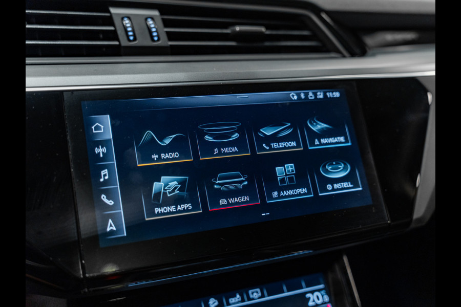 Audi e-tron E-tron 50 Quattro Launch edition plus 71 kWh, Pano, Apple Carplay, 22" Velgen, Black Optik, ACC, Memory, PDC, Leder