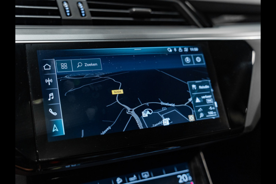 Audi e-tron E-tron 50 Quattro Launch edition plus 71 kWh, Pano, Apple Carplay, 22" Velgen, Black Optik, ACC, Memory, PDC, Leder