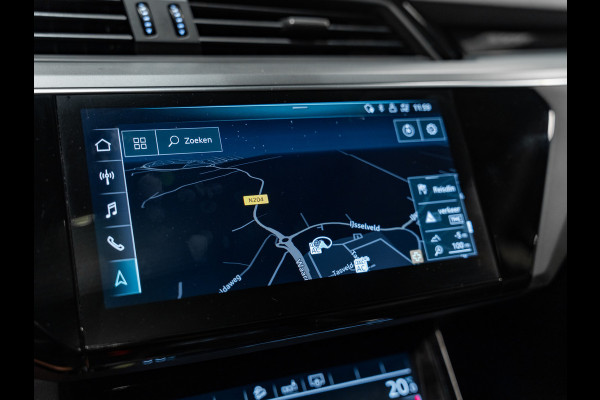 Audi e-tron E-tron 50 Quattro Launch edition plus 71 kWh, Pano, Apple Carplay, 22" Velgen, Black Optik, ACC, Memory, PDC, Leder
