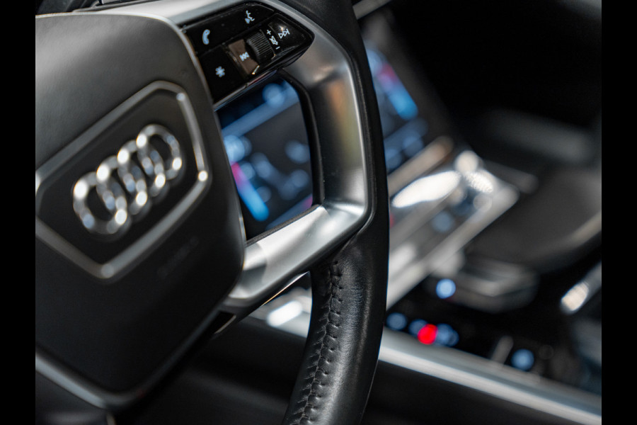 Audi e-tron E-tron 50 Quattro Launch edition plus 71 kWh, Pano, Apple Carplay, 22" Velgen, Black Optik, ACC, Memory, PDC, Leder