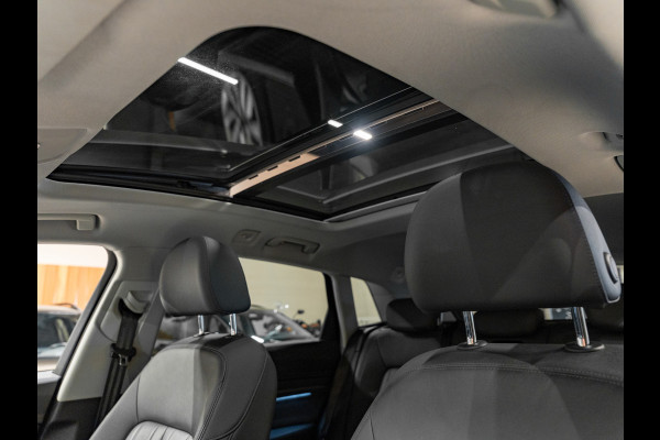 Audi e-tron E-tron 50 Quattro Launch edition plus 71 kWh, Pano, Apple Carplay, 22" Velgen, Black Optik, ACC, Memory, PDC, Leder