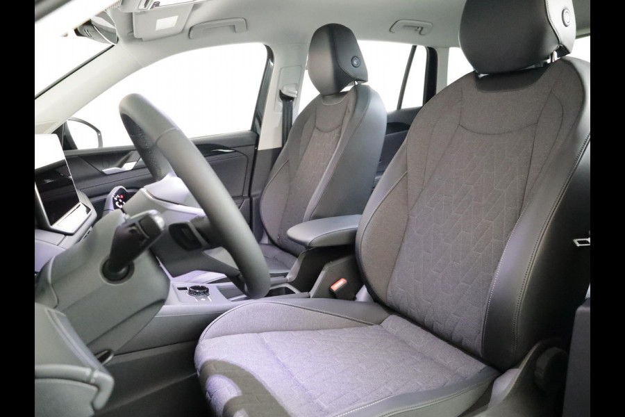 Volkswagen Tiguan Limited Edition 1.5 eHybrid 150 kW / 204 PK SUV 6 Stoelverwarming | Trekhaak | 360 camera