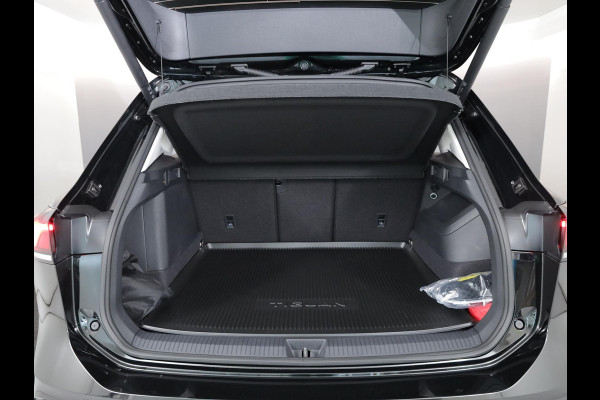 Volkswagen Tiguan Limited Edition 1.5 eHybrid 150 kW / 204 PK SUV 6 Stoelverwarming | Trekhaak | 360 camera