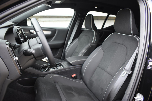 Volvo EX40 Single Motor Extended Range Plus 82 kWh / Panoramadak / Harman Kardon / 360 camera / Microtech/Nubuck / 20'' 5-Spaaks Black Diamond Cut