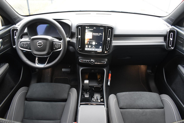 Volvo EX40 Single Motor Extended Range Plus 82 kWh / Panoramadak / Harman Kardon / 360 camera / Microtech/Nubuck / 20'' 5-Spaaks Black Diamond Cut