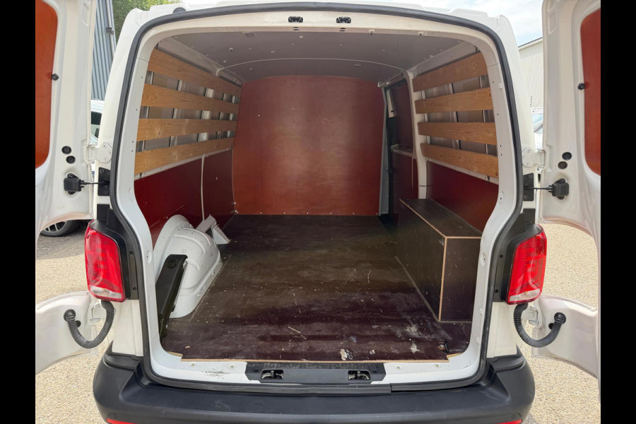 Volkswagen Transporter 2.0 TDI L2H1 Comfort / Navi / App connect / Cruise / Trekhaak