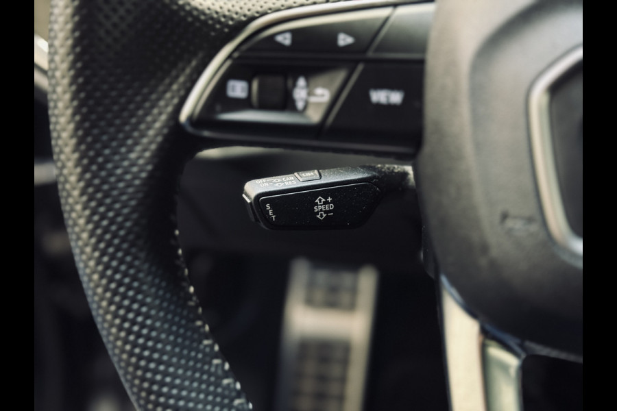 Audi Q3 35 TFSI S Line 2x | 20" | Panorama | 1e Eig. | Org.NL