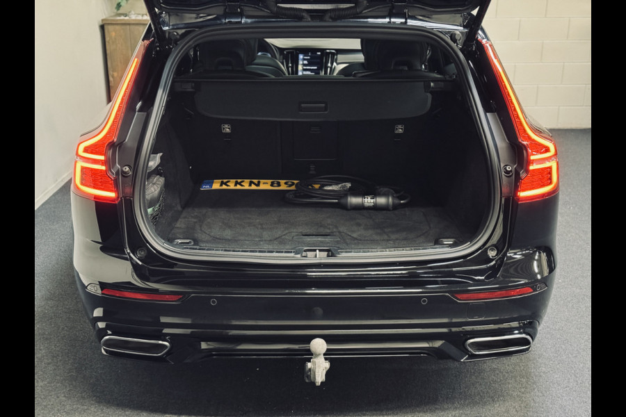 Volvo V60 T6 PHEV AWD Ultimate Dark | Panorama | Trekhaak | PilotAss.