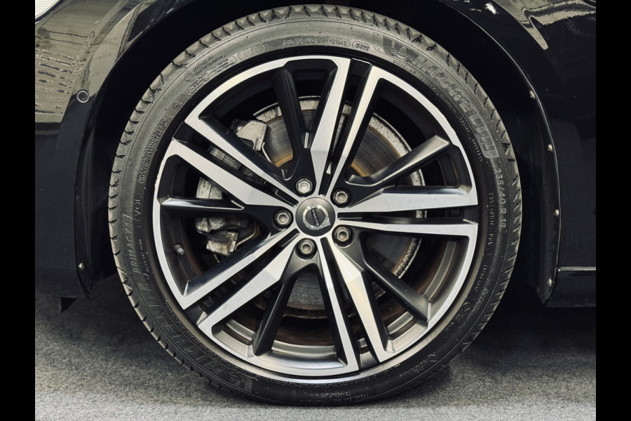 Volvo V60 T6 PHEV AWD Ultimate Dark | Panorama | Trekhaak | PilotAss.
