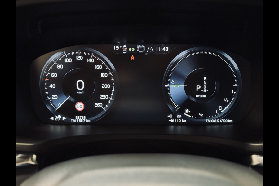 Volvo V60 T6 PHEV AWD Ultimate Dark | Panorama | Trekhaak | PilotAss.