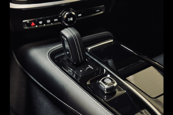 Volvo V60 T6 PHEV AWD Ultimate Dark | Panorama | Trekhaak | PilotAss.