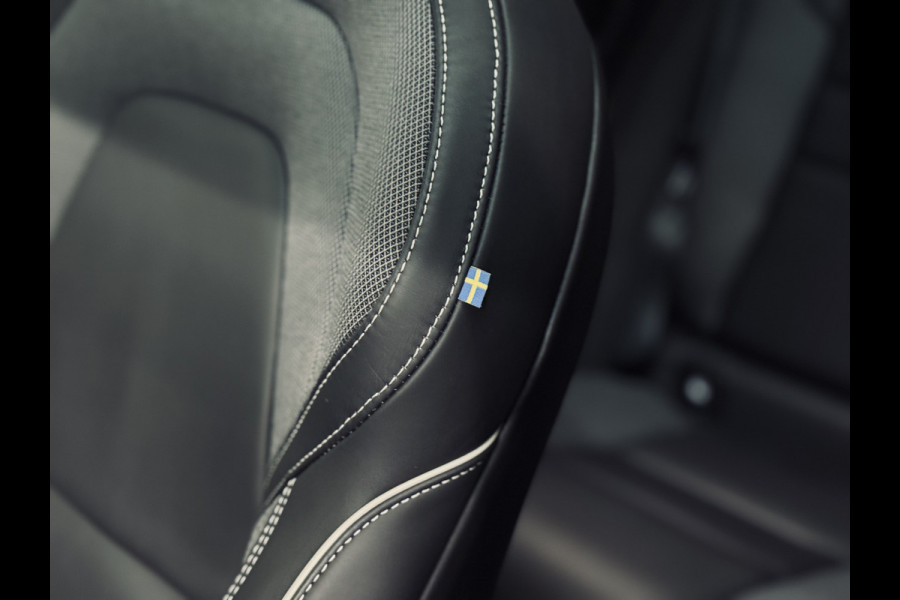 Volvo V60 T6 PHEV AWD Ultimate Dark | Panorama | Trekhaak | PilotAss.