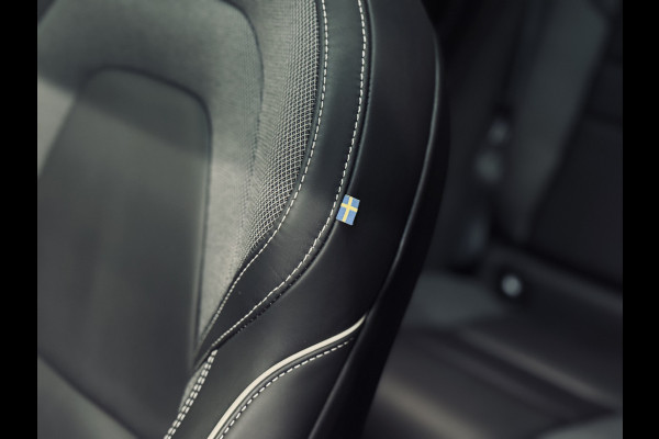 Volvo V60 T6 PHEV AWD Ultimate Dark | Panorama | Trekhaak | PilotAss.