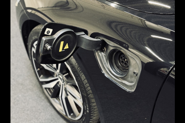 Volvo V60 T6 PHEV AWD Ultimate Dark | Panorama | Trekhaak | PilotAss.