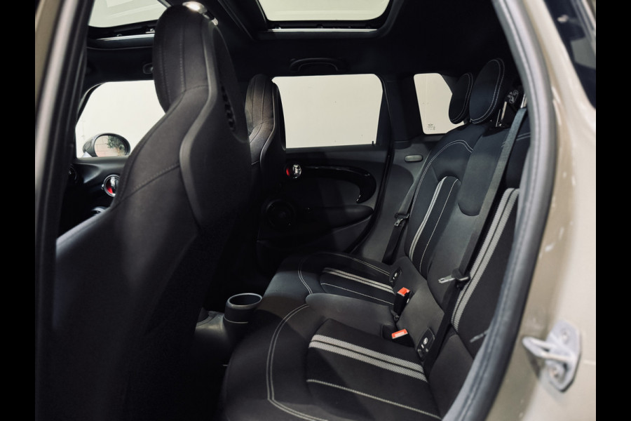 MINI 5-deurs 1.5 Cooper John Cooper Works | Panorama | harman/kardon | LED