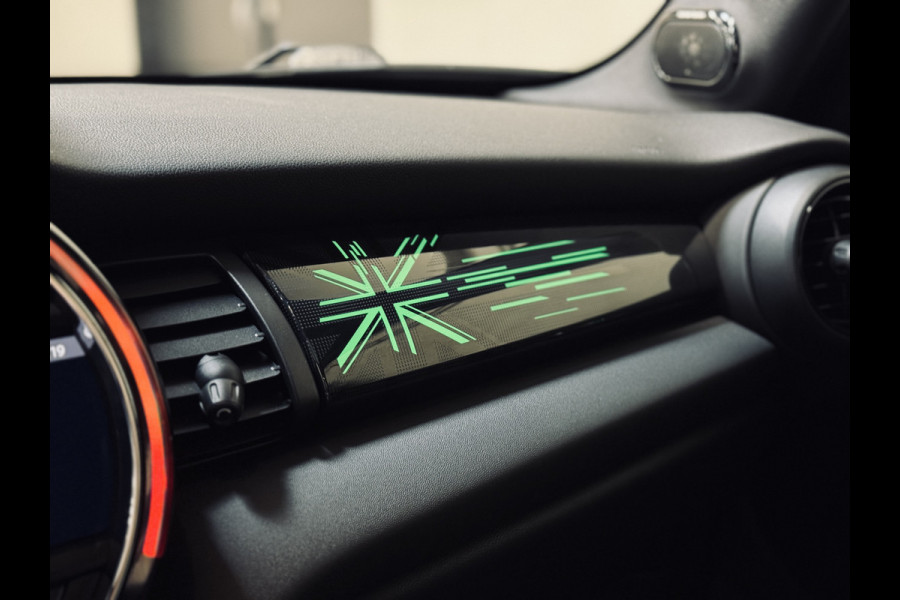 MINI 5-deurs 1.5 Cooper John Cooper Works | Panorama | harman/kardon | LED