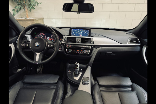 BMW 3 Serie Touring 318i M Sport Edition | 19" | Panorama | ShadowLine