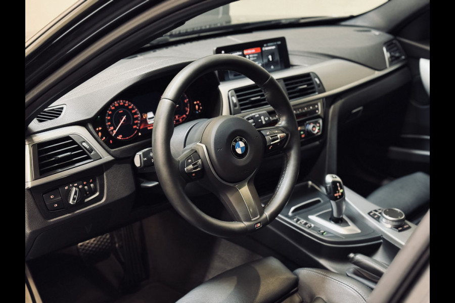 BMW 3 Serie Touring 318i M Sport Edition | 19" | Panorama | ShadowLine