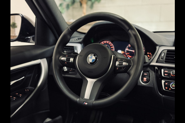 BMW 3 Serie Touring 318i M Sport Edition | 19" | Panorama | ShadowLine
