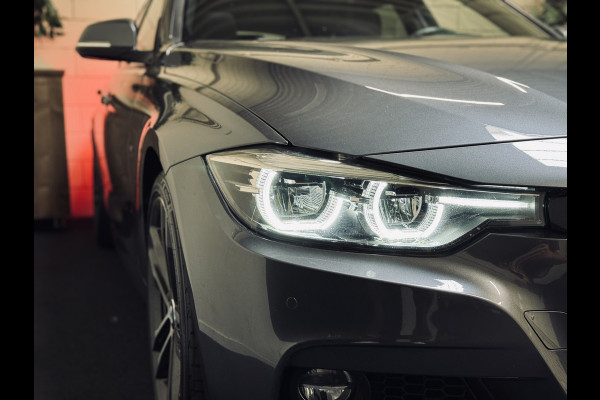 BMW 3 Serie Touring 318i M Sport Edition | 19" | Panorama | ShadowLine