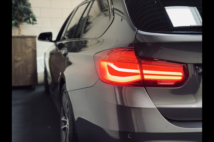 BMW 3 Serie Touring 318i M Sport Edition | 19" | Panorama | ShadowLine