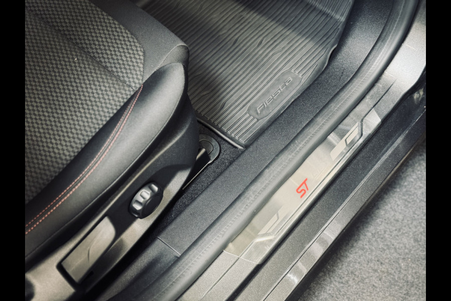 Ford Fiesta 1.0 EB 125PK ST-Line | 18" | LED | Winter