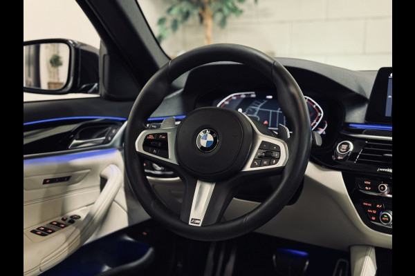BMW 5 Serie Touring 530i High Exe. M-Sport | Panorama | Comf.Stoel | CarPlay