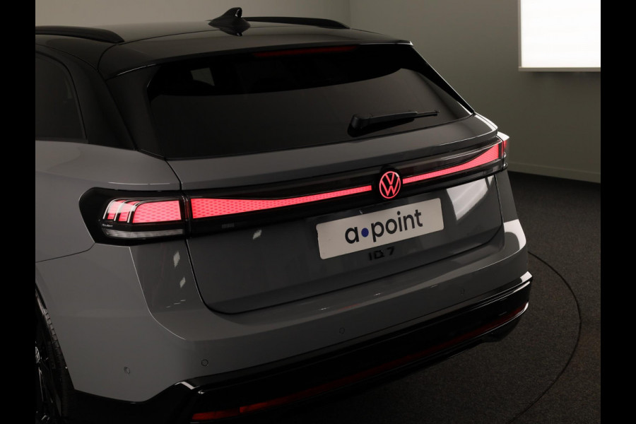 Volkswagen ID.7 Tourer Limited Edition Plus 77 kWh accu 210 kW / 286 PK V / Trekhaak / Massage / 360 graden / HUD