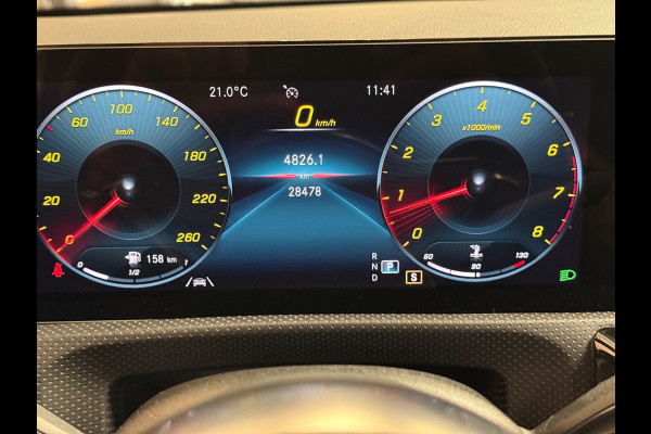 Mercedes-Benz A-Klasse 250 Premium Plus Amg | Pano | Trekhaak | Sfeerverlichting | Camera | Carplay | Stoelverwarming