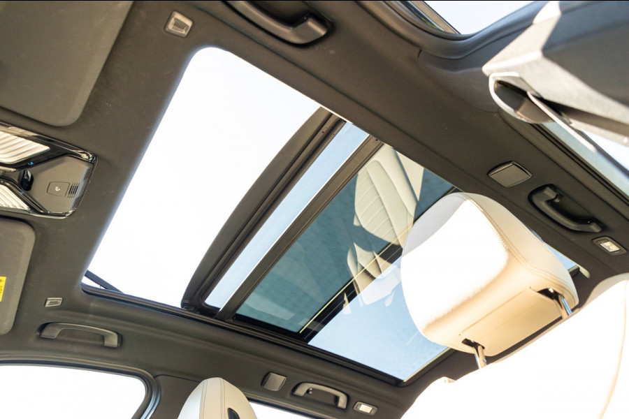 BMW iX3 High Executive 80 kWh Soh 99% I M Pakket I Panoramadak I Trekhaak I Harman Kardon I Adaptive Cruise I 360 Camera I Android