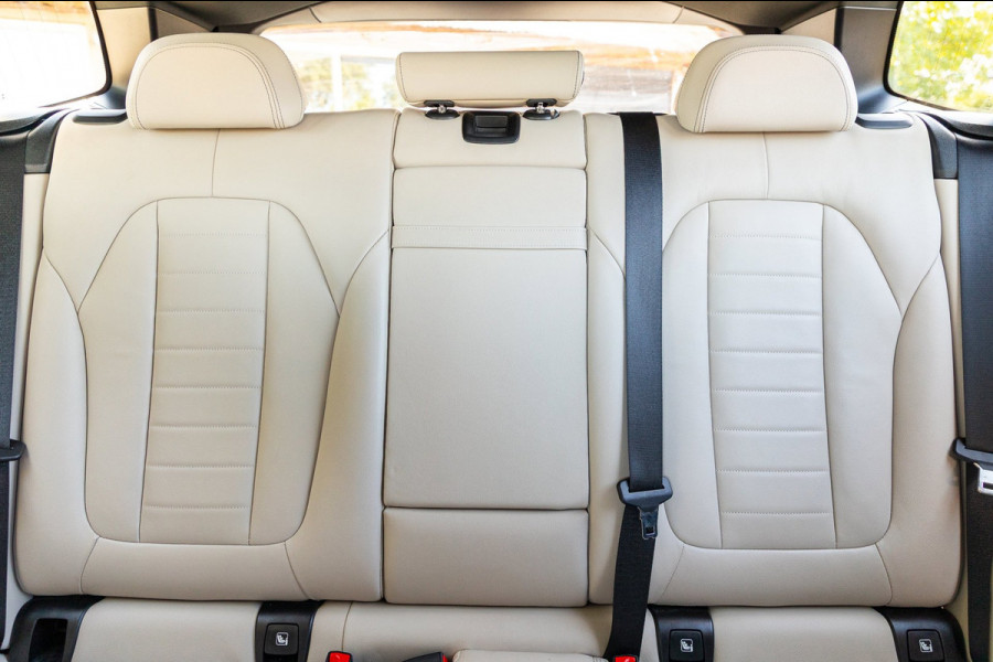 BMW iX3 High Executive 80 kWh Soh 99% I M Pakket I Panoramadak I Trekhaak I Harman Kardon I Adaptive Cruise I 360 Camera I Android