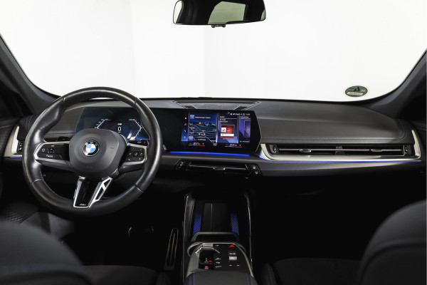 BMW X1 sDrive18i 136 PK | M-Sport | Afn. Trekhaak | Dig. Cockpit | Cruise | PDC | Camera | NAV + App. Connect | ECC | Elek. Klep | LM 18" |