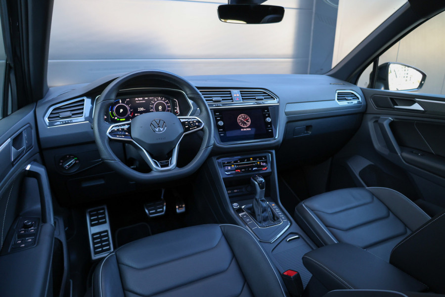 Volkswagen Tiguan 1.4 TSI eHybrid R-Line Business | PANO | 2X MEMORY | 360 CAM | LEDER | AMBIENT | STOELVERW |