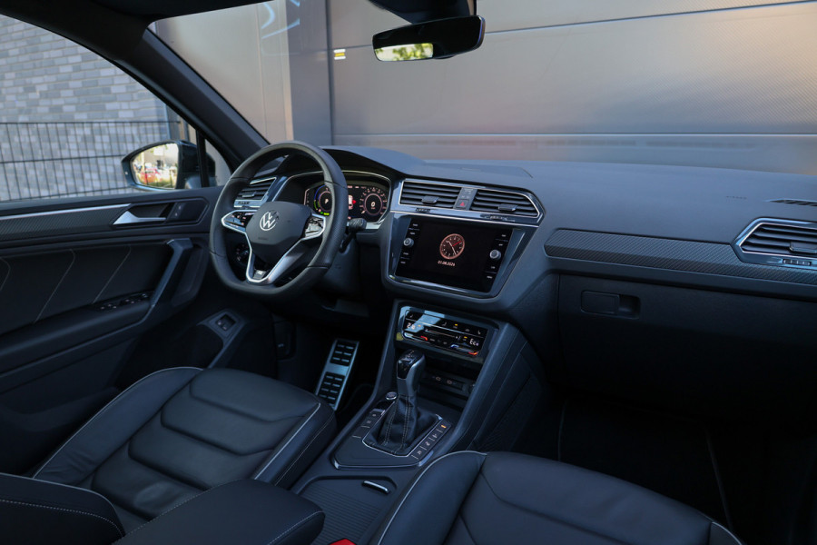 Volkswagen Tiguan 1.4 TSI eHybrid R-Line Business | PANO | 2X MEMORY | 360 CAM | LEDER | AMBIENT | STOELVERW |