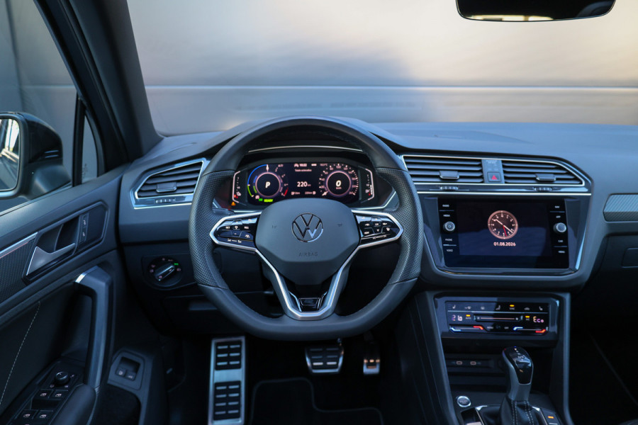 Volkswagen Tiguan 1.4 TSI eHybrid R-Line Business | PANO | 2X MEMORY | 360 CAM | LEDER | AMBIENT | STOELVERW |