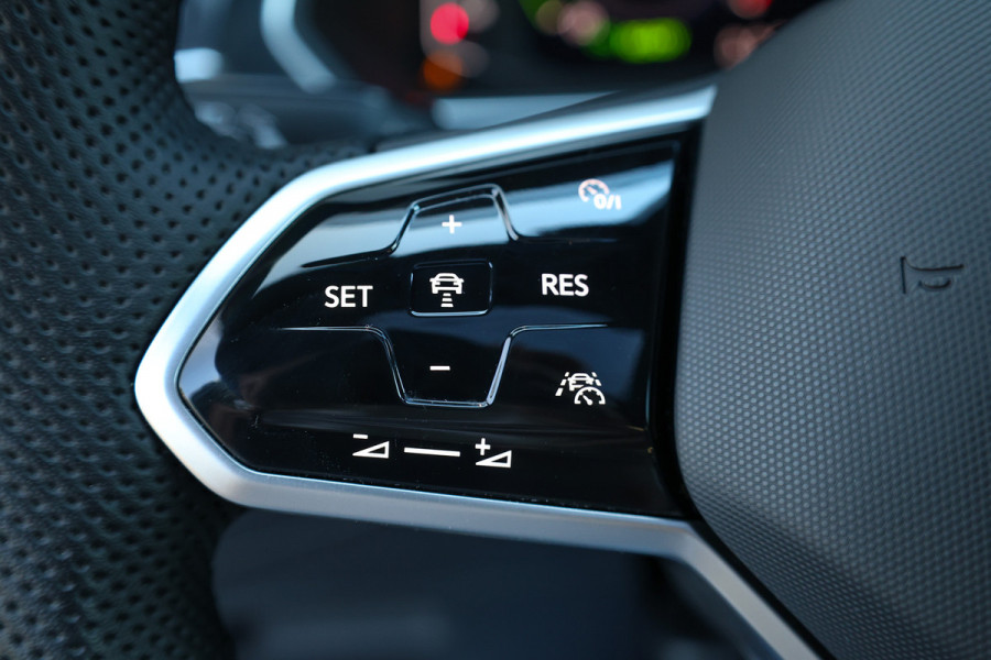 Volkswagen Tiguan 1.4 TSI eHybrid R-Line Business | PANO | 2X MEMORY | 360 CAM | LEDER | AMBIENT | STOELVERW |