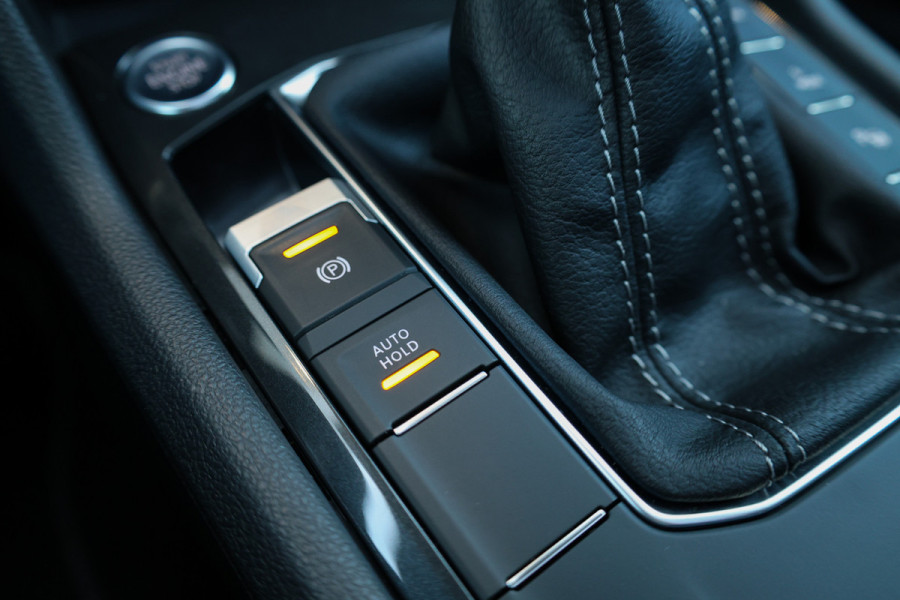 Volkswagen Tiguan 1.4 TSI eHybrid R-Line Business | PANO | 2X MEMORY | 360 CAM | LEDER | AMBIENT | STOELVERW |
