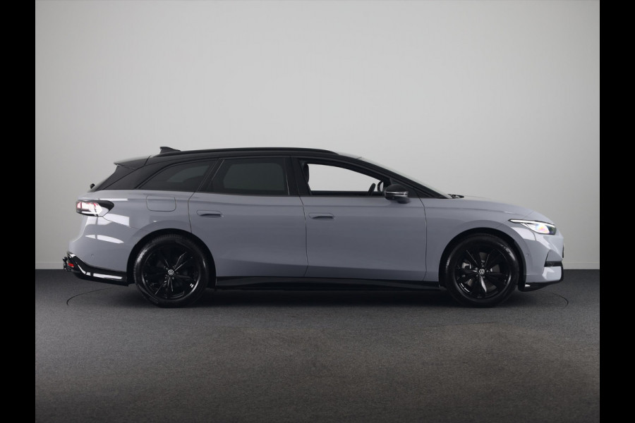 Volkswagen ID.7 Tourer Limited Edition Plus 77 kWh accu 210 kW / 286 PK V / Trekhaak / Massage / 360 graden / HUD