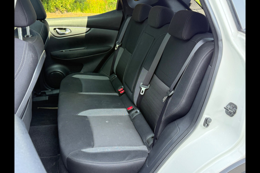 Nissan QASHQAI 1.2 N-Connecta (PANORAMADAK, DIRECTE INRUIL VERKOOP, NAVIGATIE, MULTIMEDIA, ONDERHOUD AANWEZIG)