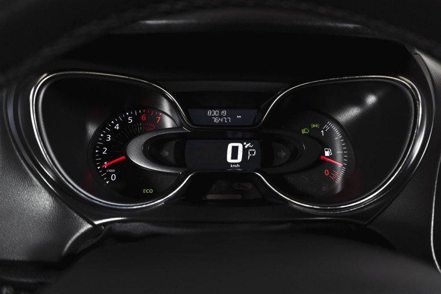 Renault Captur 1.3 TCe 150 PK Version S - Automaat | Pano | Trekhaak | Cruise | PDC | Camera | NAV+Android Auto | ECC | LM 17" |
