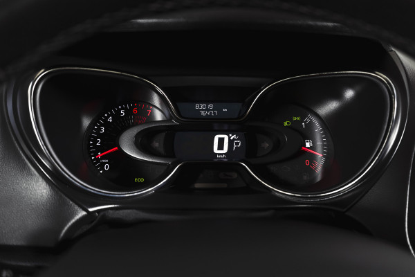 Renault Captur 1.3 TCe 150 PK Version S - Automaat | Pano | Trekhaak | Cruise | PDC | Camera | NAV+Android Auto | ECC | LM 17" |
