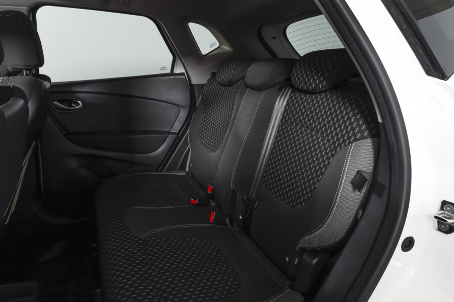 Renault Captur 1.3 TCe 150 PK Version S - Automaat | Pano | Trekhaak | Cruise | PDC | Camera | NAV+Android Auto | ECC | LM 17" |