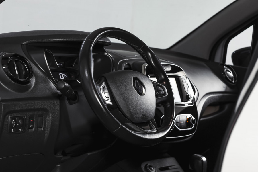 Renault Captur 1.3 TCe 150 PK Version S - Automaat | Pano | Trekhaak | Cruise | PDC | Camera | NAV+Android Auto | ECC | LM 17" |