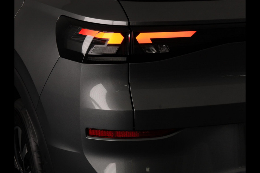 Volkswagen T-Roc Limited Edition 1.5 eTSI 85 kW / 116 PK SUV 7 vers Achteruitrijcamera | Stoelverwarming | Carplay