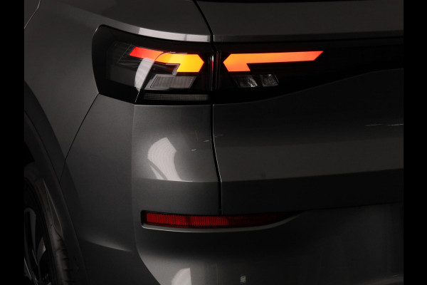 Volkswagen T-Roc Limited Edition 1.5 eTSI 85 kW / 116 PK SUV 7 vers Achteruitrijcamera | Stoelverwarming | Carplay
