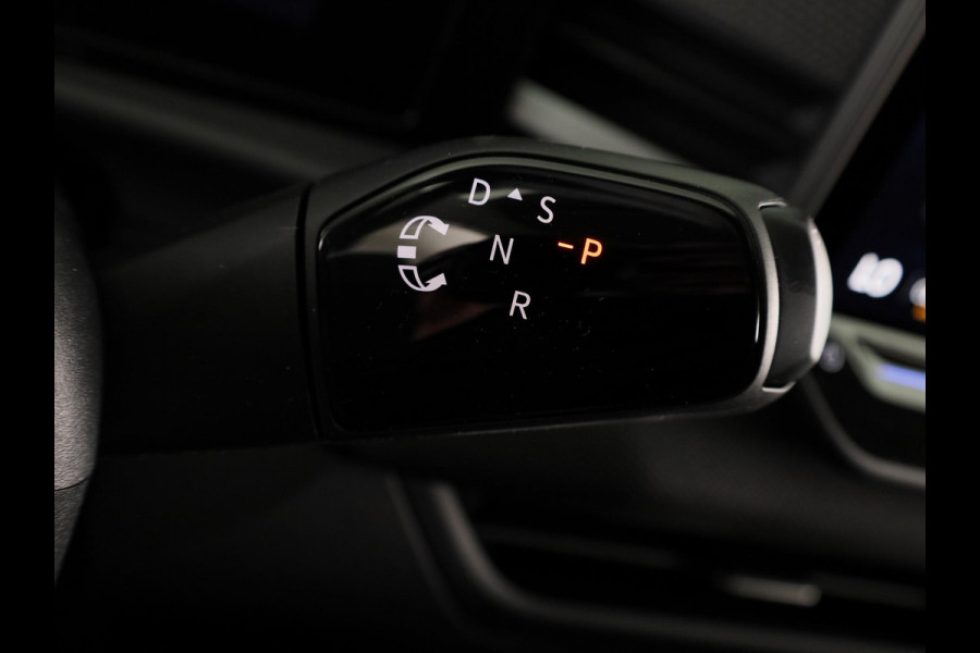 Volkswagen T-Roc Limited Edition 1.5 eTSI 85 kW / 116 PK SUV 7 vers Achteruitrijcamera | Stoelverwarming | Carplay