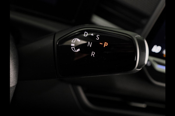 Volkswagen T-Roc Limited Edition 1.5 eTSI 85 kW / 116 PK SUV 7 vers Achteruitrijcamera | Stoelverwarming | Carplay